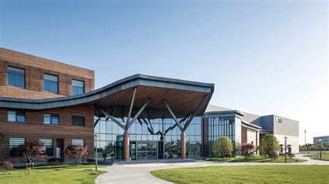 昆山加拿大国际学校2021-2022学费多少？