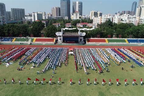 海南华侨中学让海南学子足不出岛享受优质国际教育