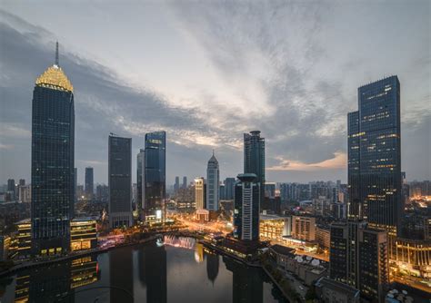 贺武汉六中国际部同学在“物理杯”美国高中物理竞赛中荣获佳绩!