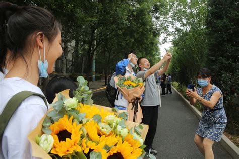 北京市第八十中学国际部中英中美项目学费多少?