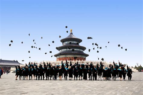 北京顺义国际学校校长：学校共有230外教 定期组
