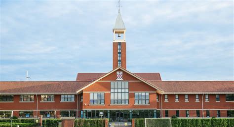 北京德威英国国际学校招生要求有哪些?招中国籍孩子吗?