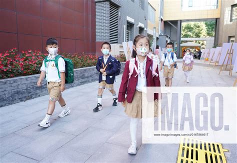 北京市中关村外国语学校新加坡高中双语班（可高考）招生简章
