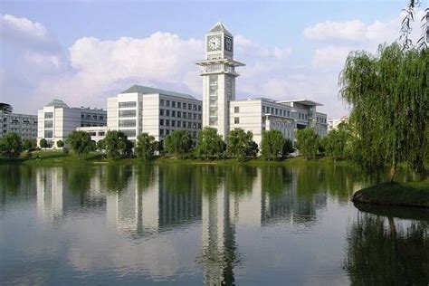 中南财经政法大学招生简章