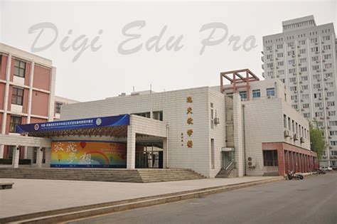 北京语言表达专业班学费多少