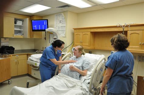 定西月嫂培训_母婴护理_育婴员_产后康复学校