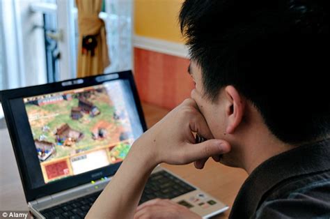 孩子沉迷网络怎么办_长沙博沃思教育