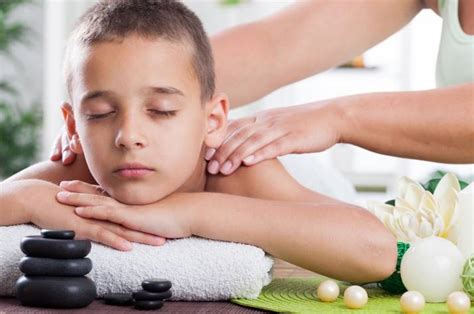 临沧小儿推拿培训公司专业好品牌星月嫂小儿推拿培训班价格