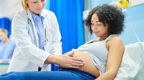 云南哪里培训母婴护理师考证学技能正规机构月嫂培训班多少钱