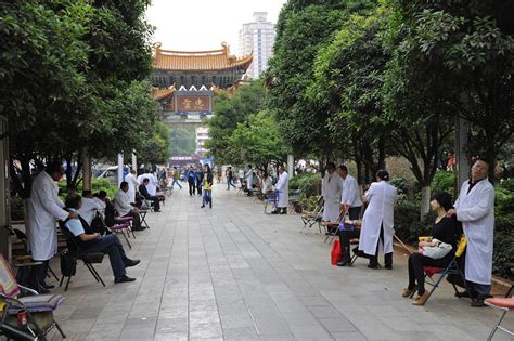 昆明小儿推拿培训-星月嫂-专注女性就业创业教育6年