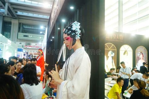 深圳成人服装表演培训