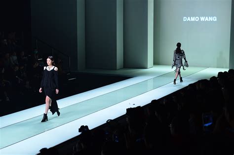 深圳去哪学服装设计好