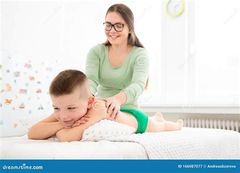 石家庄哪家小儿推拿培训班好