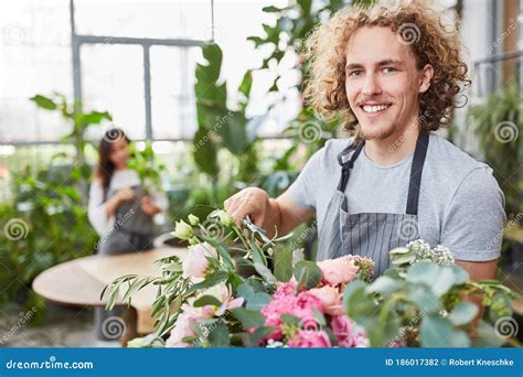 【天津专业花艺培训班哪家好】