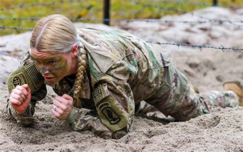 【天津插花基础培训费用多少】