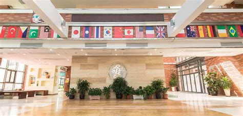 上海市进才中学国际部初中中英双语课程