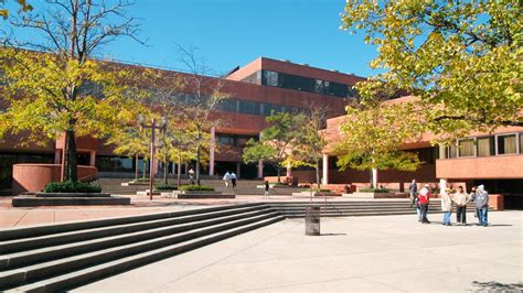 上外加拿大约克大学1.5+2.5本科留学项目（第6届）