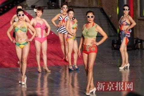 国图音乐厅—北京中老年民族舞班