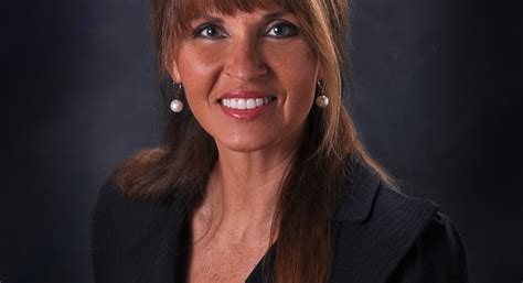 费恩莱斯俱乐部经营管理