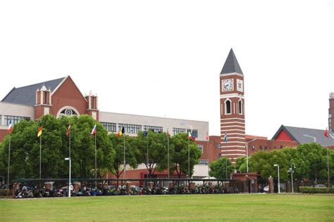 苏州伊顿国际学校初中双语课程