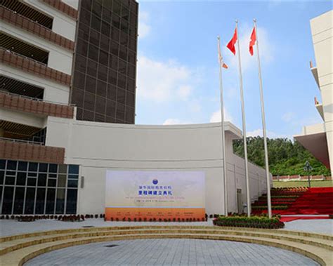 耀华国际教育学校北京校区初中课程