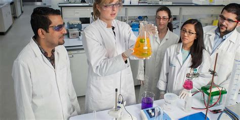 英国留学，如何申请本科、硕士预科？