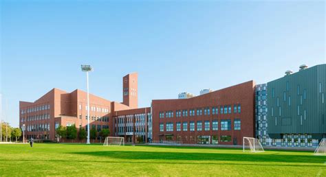 北京德闳学校初中课程