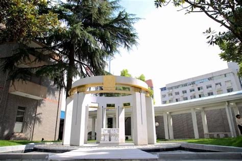 南通一中剑桥教育中心高中A-Level课程