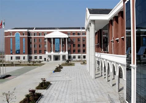 重庆市梁平枫叶国际初中