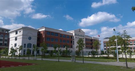 平湖枫叶国际学校国际初中班