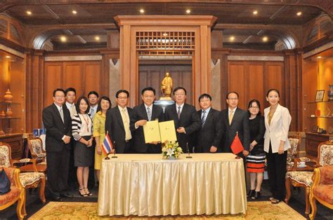 上海对外经贸大学英国本科1+3保录班2021年招生简章