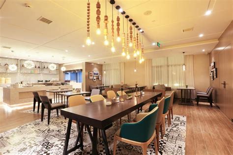 西咸新区空港枫叶国际学校小学中英文双语课程