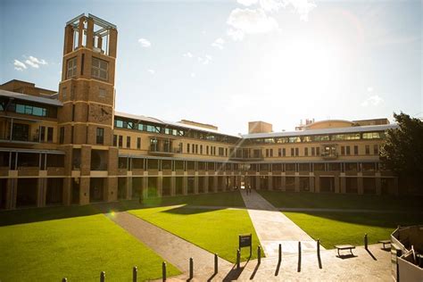 上外澳大利亚新南威尔士大学预科 (第18届）