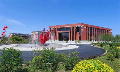 大连枫叶金石滩校区（小学-初中）