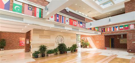 上海市进才中学国际部初中中英双语课程