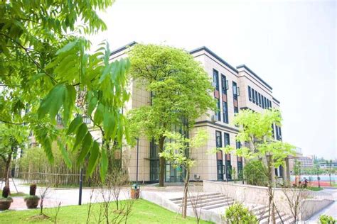 杭州外国语学校剑桥高中课程