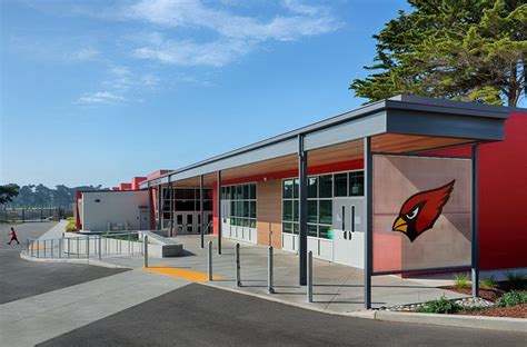 罗威尔教会中学-招生简章