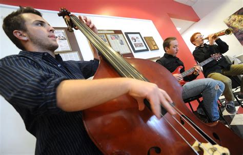 里海谷基督教高中-招生简章