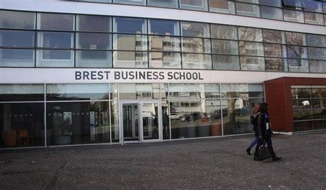 法国布雷斯特商学院工商管理（DBA）博士学位招生简章