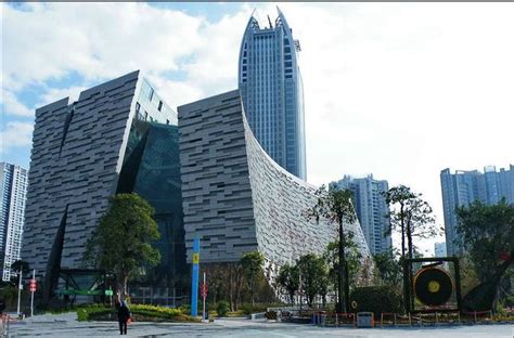 广州学广告平面设计