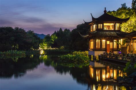 杭州育婴师培训，采用知识点加案例分享的形式