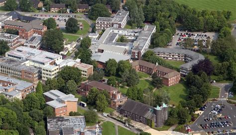 基尔大学是英国的和环境最优美的大学校园