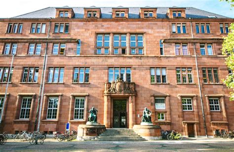 弗莱堡大学是德国政府资助的九所精英大学之一