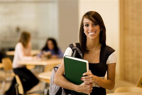 澳洲的留学在入学时怎么报到