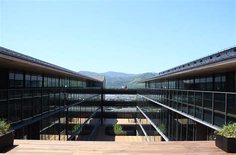 日本名古屋产业大学简介