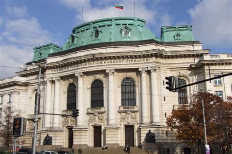 简述保加利亚索非亚大学的教学特点