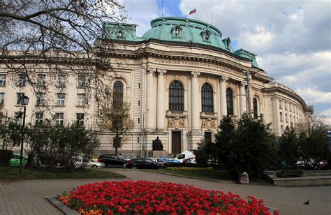 简述保加利亚索非亚大学的教学特点