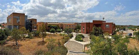 希腊塞萨斯德谟克里特大学的两个学院
