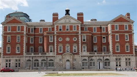 英国伦敦艺术大学留学申请要求