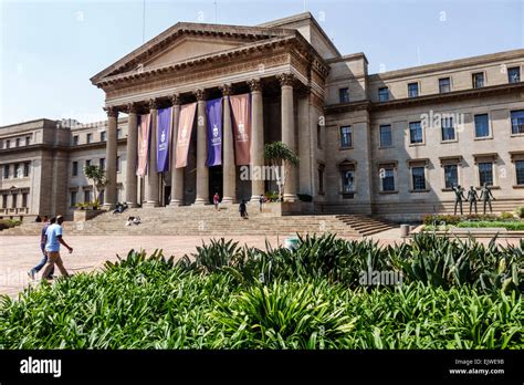 约翰里斯堡威特沃特斯兰德大学怎么样?值得读吗?